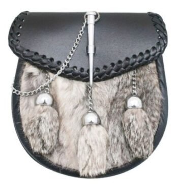 Leather-flap-with-bound-edge-and-studs-with-metal-Lion-Rampant-Opens
