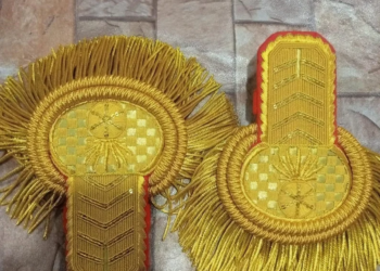 Gold Shoulder Epaulettes with Spiral Fringe Marching Band Epaulette